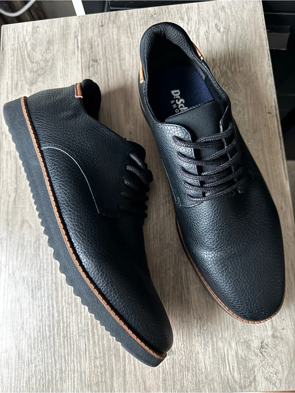 Men’s Dr. Scholl's Black Leather Derby Shoes with Brown Welt size 10.5W